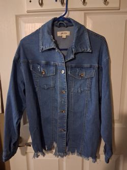 $5 LADIES DENIM JACKET SIZE LG VERY STRETCHY SEMI NEW USED ONLY ONCE