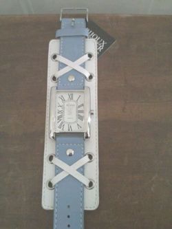 NEW BLUE/WHITE FASHION WATCH