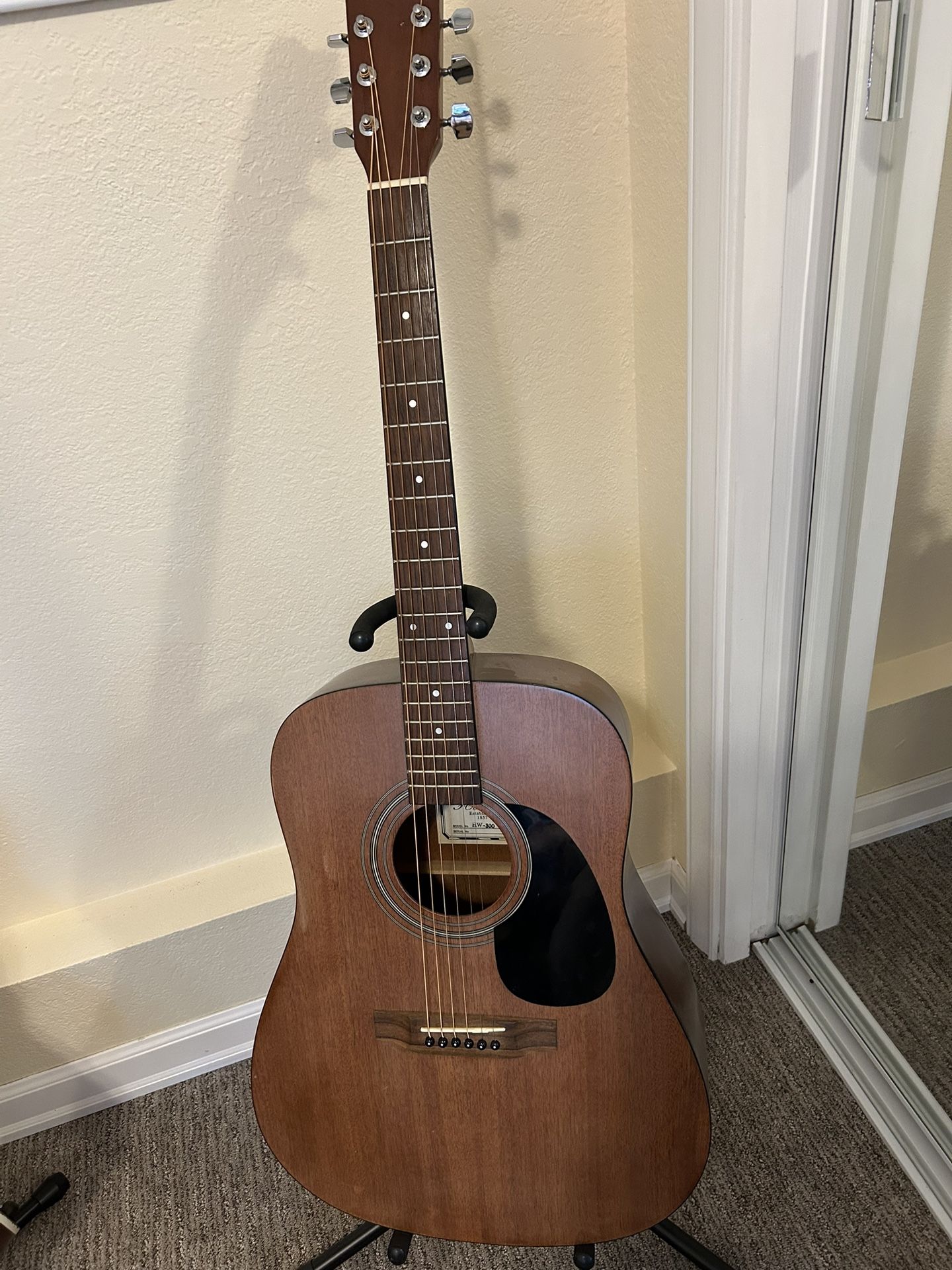 Hohner Acoustic guitar HW300