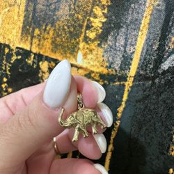 10k ELEFANTE CHARM 