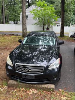 2012 Infiniti M37