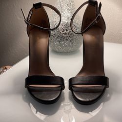 Black Heels… Size 5