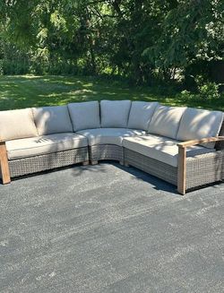 Outdoor furniture set like new
