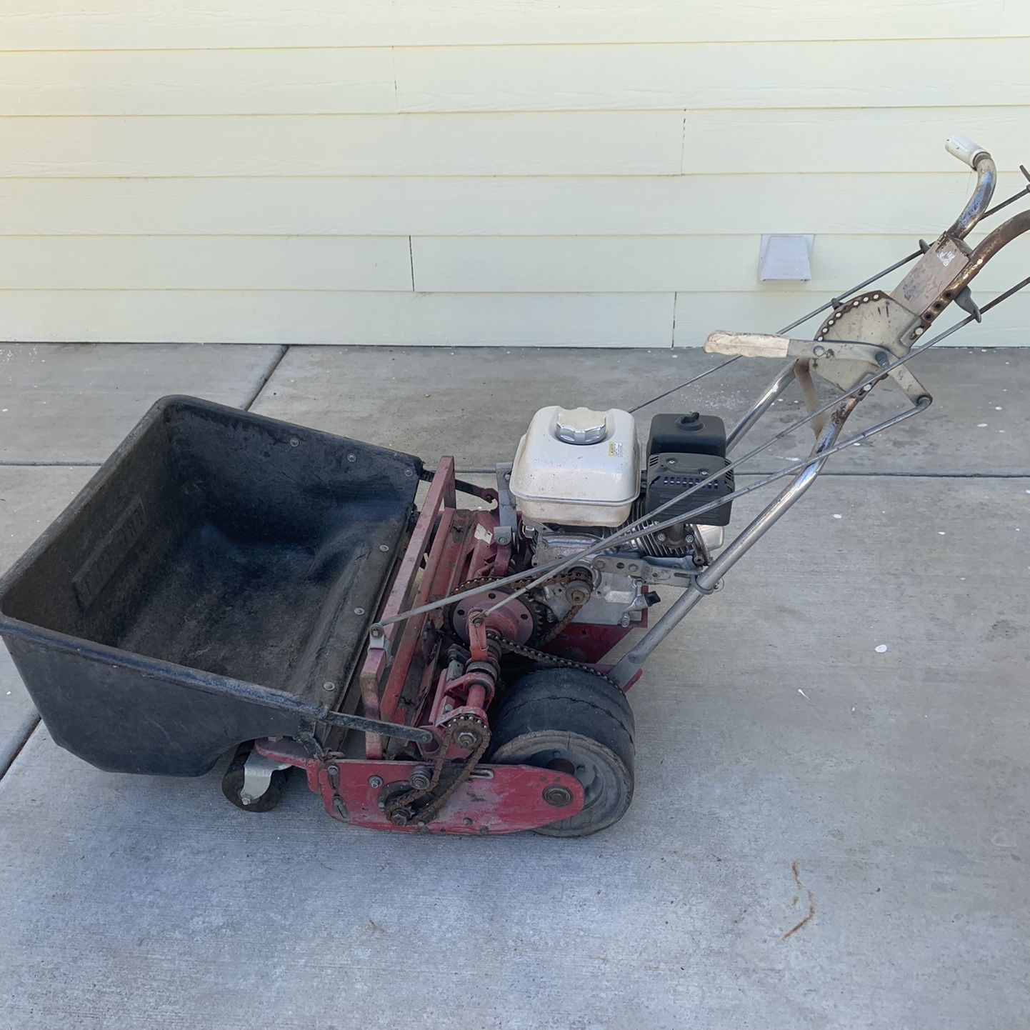 Tru cut Front Throw Lawn Mower for Sale in Bakersfield CA OfferUp