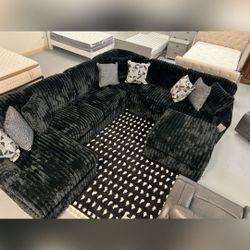 MIDNIGHT-MADNESS ONYX 4-PIECE LAF SECTIONAL