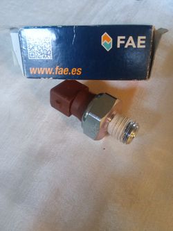 Engine Oil Pressure Sending Switch 