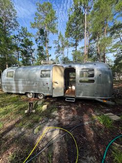 Air stream International land yacht