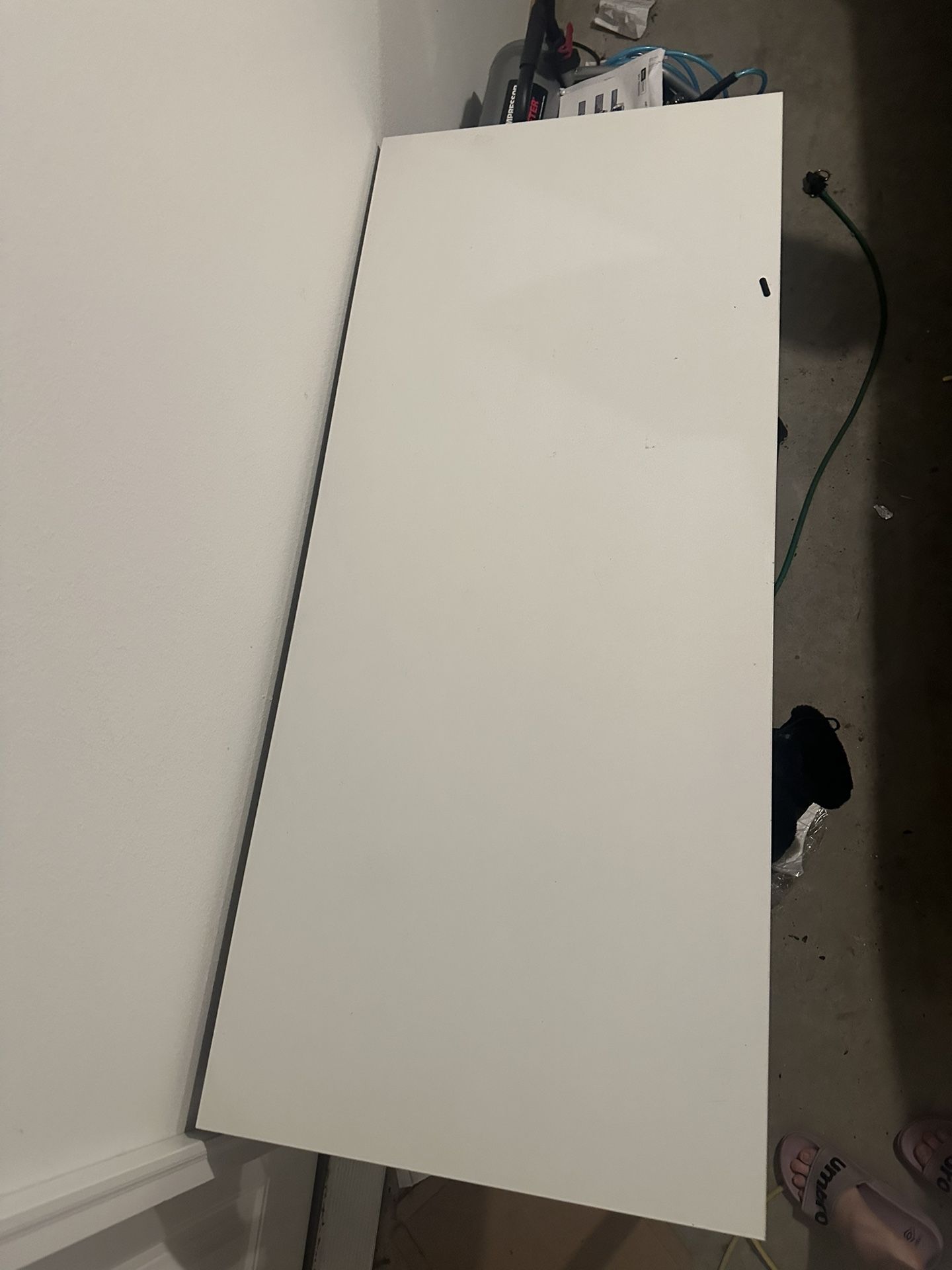 White Table/desk