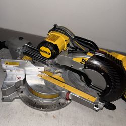 DeWalt DWS780 12” Dual Bevel Sliding Miter Saw – $420 (Lightly Used) 