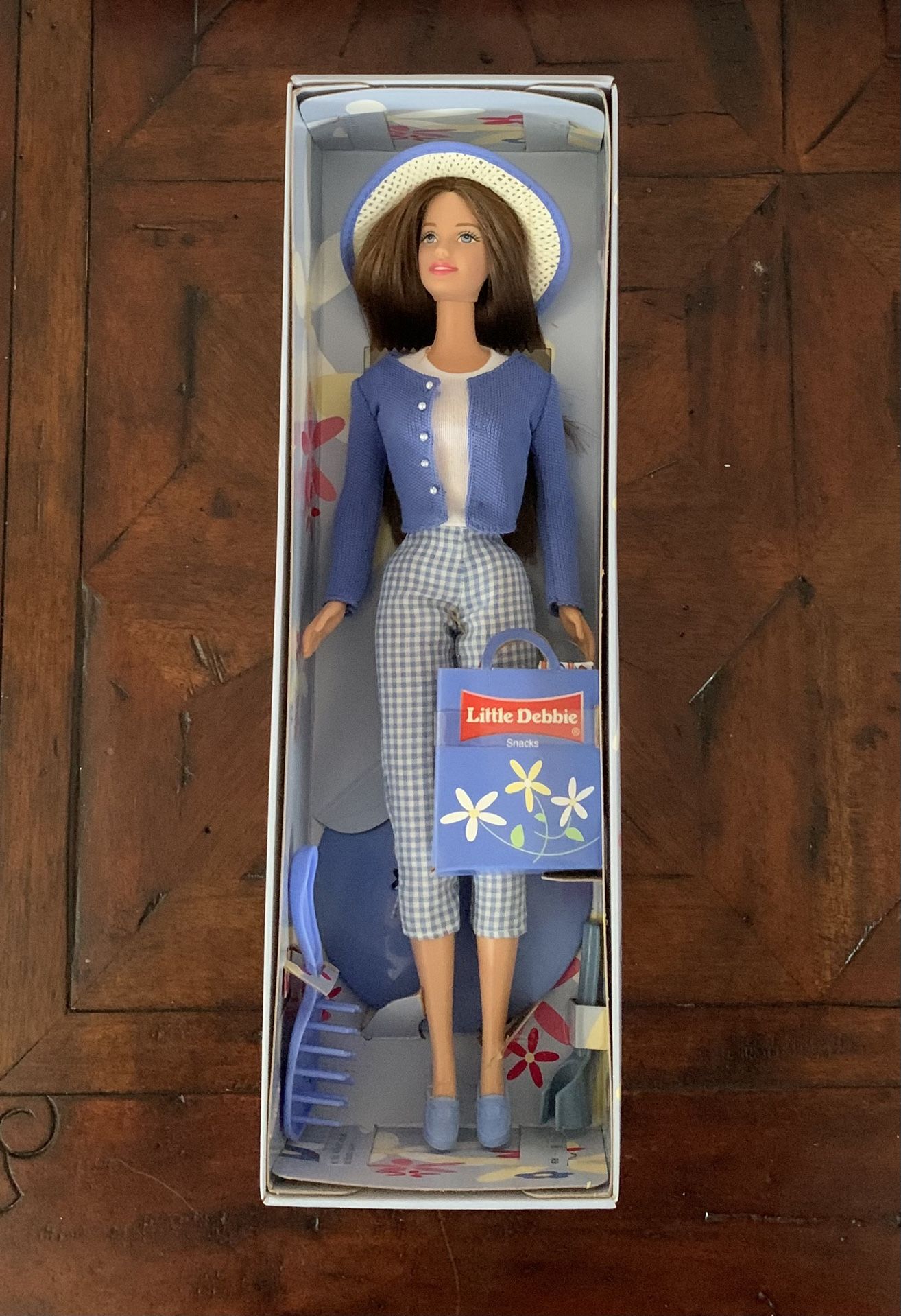 2001 Little Debbie Barbie Special Edition New In Box