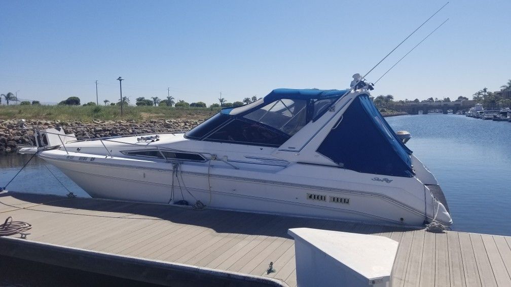 1991 SeaRay 310 31' Weekender