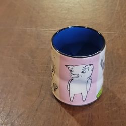 Vintage The Bowl Maker Lucky Pig Cup Mug 3 7/8" tall. Perfect shape, no 
chips or cracks. Display item.
It is 3 7/8"tall, weight 8.5oz plus shipping m