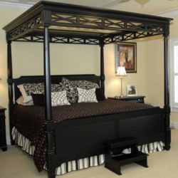 Plantation Cove Canopy Bed, End Tables, & Coffee Table