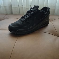 Nike Air Max Terrascape 90
Black Men 9 1/2