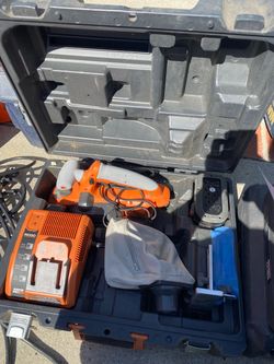 🔧 **RIDGID 18V CORDLESS BELT SANDER KIT – BATTERY & CHARGER INCLUDED!**