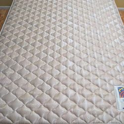 Sealy 9 inch Q,ueen mattre,ss and box spri,ng. Firm type. Two sided. Like new condition. Free same day delivery.