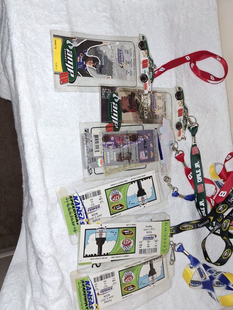 Nascar Kansas Speedway Tickets W Lanyards Since 2007