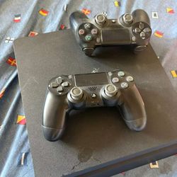 PlayStation 4 Slim
