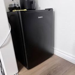 Galanz Mini Fridge – Black – Excellent Condition – West Covina 91790