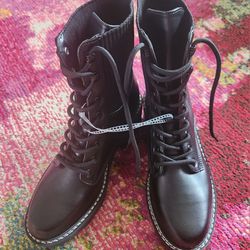 NEW Women's Boots Size 8 1/2