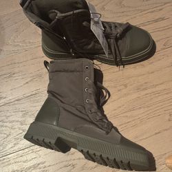 uniqlo boots New With Tags Size 7.5 Dark Green