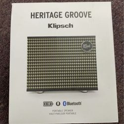 Klipsch Heritage Groove Portable Bluetooth Speaker in Black, Matte Black