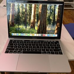 MacBook Pro 2018 i7 , 16 GB