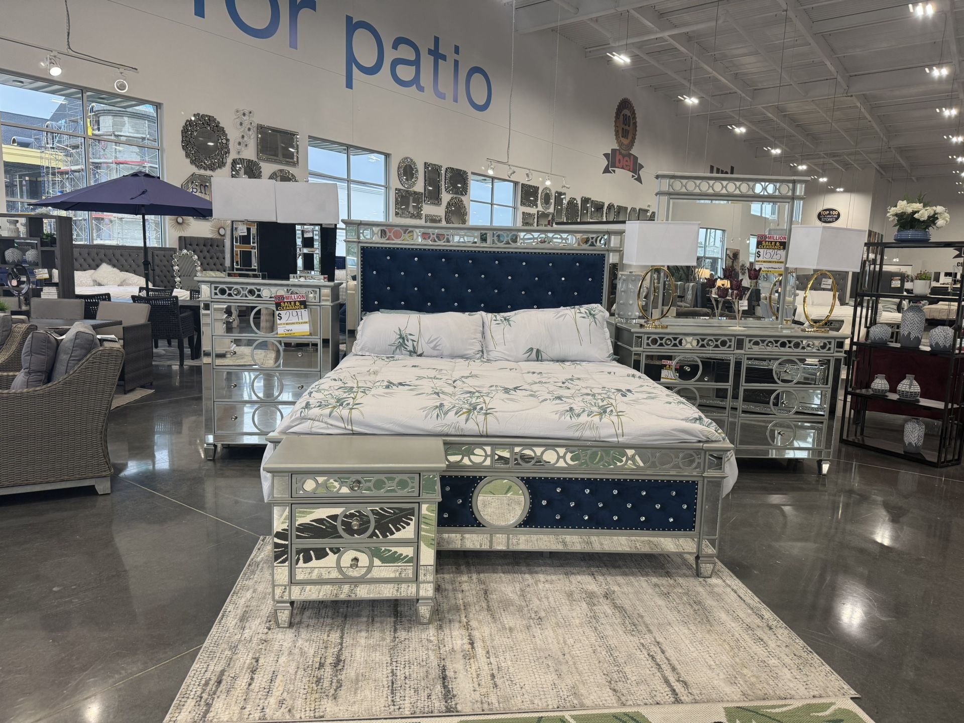 6 PIECE KING BEDROOM SET.