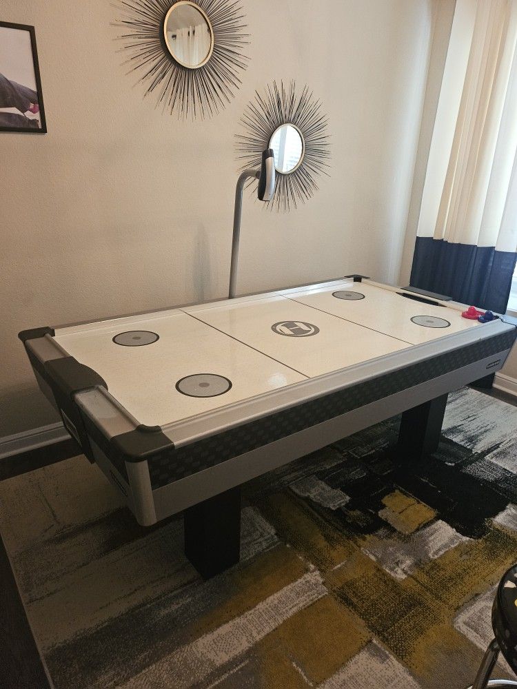 Air Hockey Table