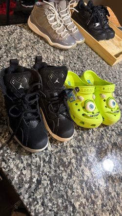 Jordan crocs