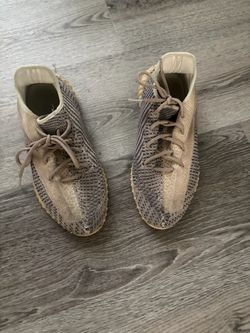 Yeezy 350 V2 Ash Pearl Size 11
