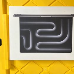 Brand new 14-inch MacBook Pro M3 18GB Memory 512SSD