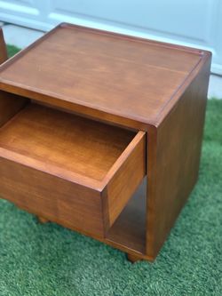 Thuma classic nightstand