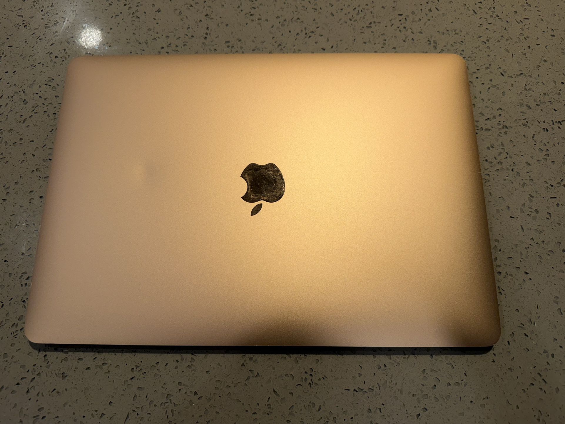 Macbook air 2020 13 inch rose gold model a2179