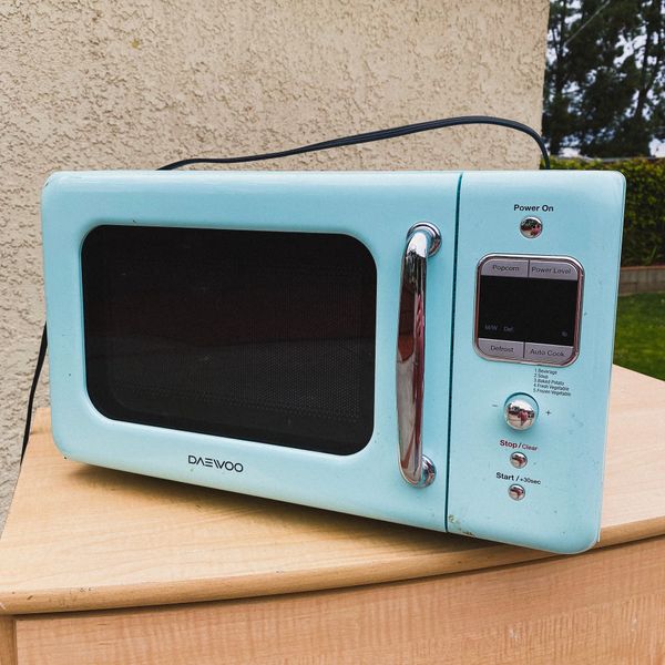 Retro Countertop Microwave for Sale in Los Angeles, CA OfferUp