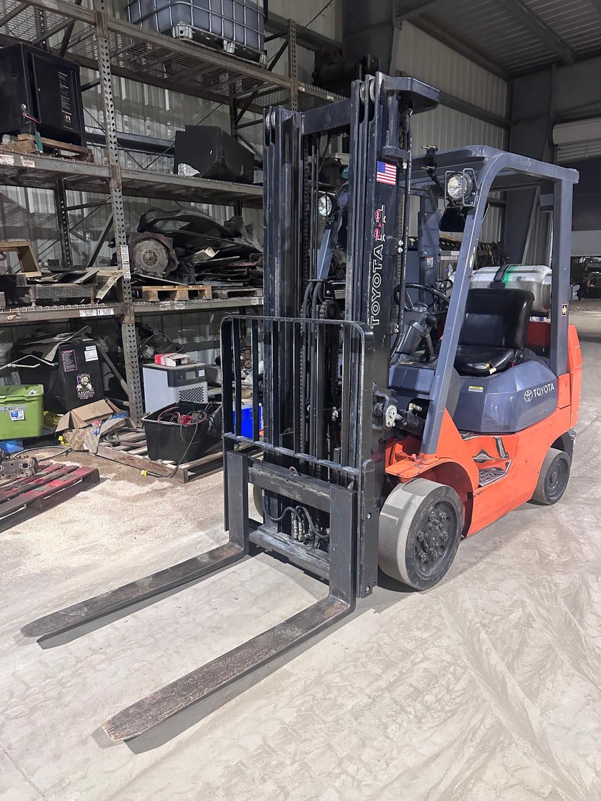 2008 Toyota 5000 lbs capacity forklift
