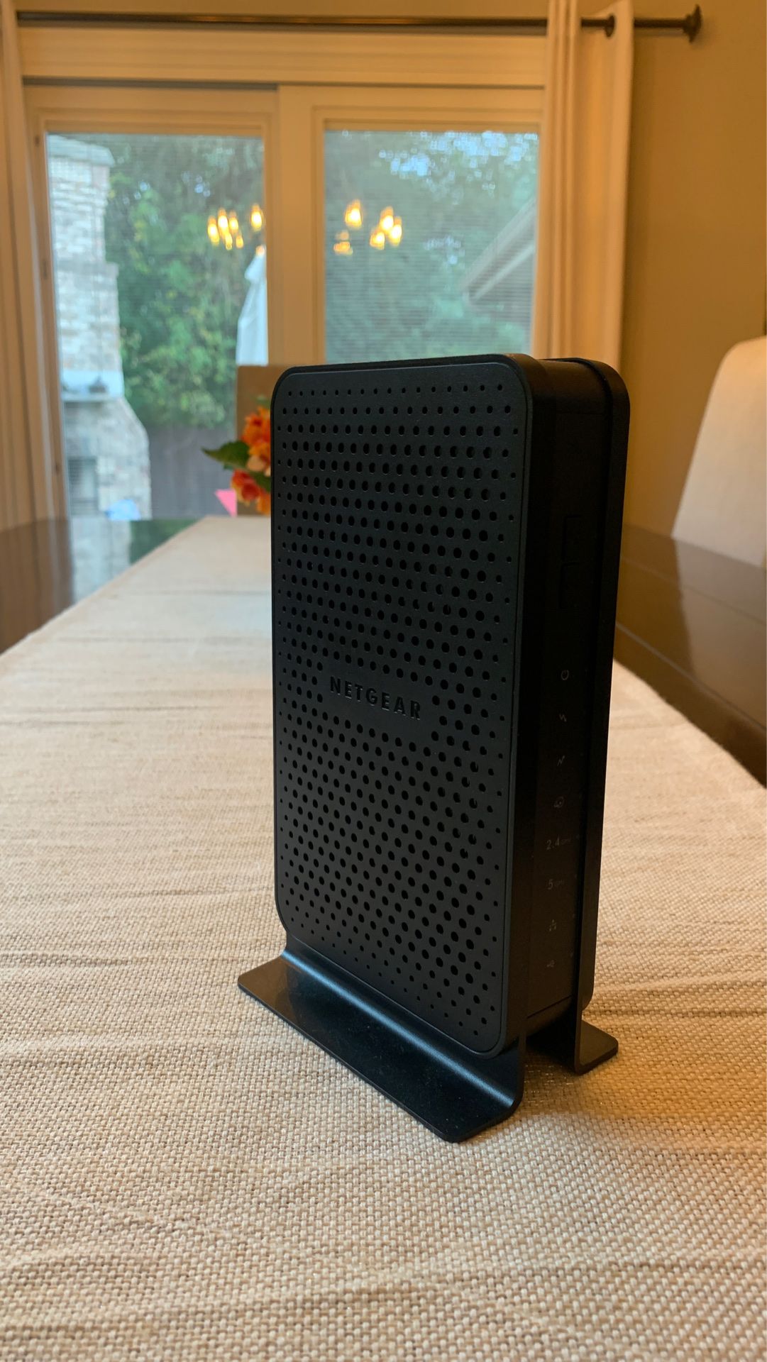 Netgear N600 WiFi cable modem and router