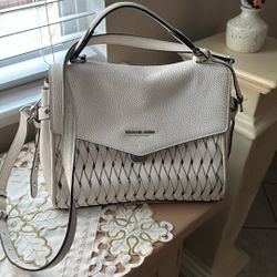 Bolsa Michael Kors Medians Poco USO En Muy Buenas Condiciones 