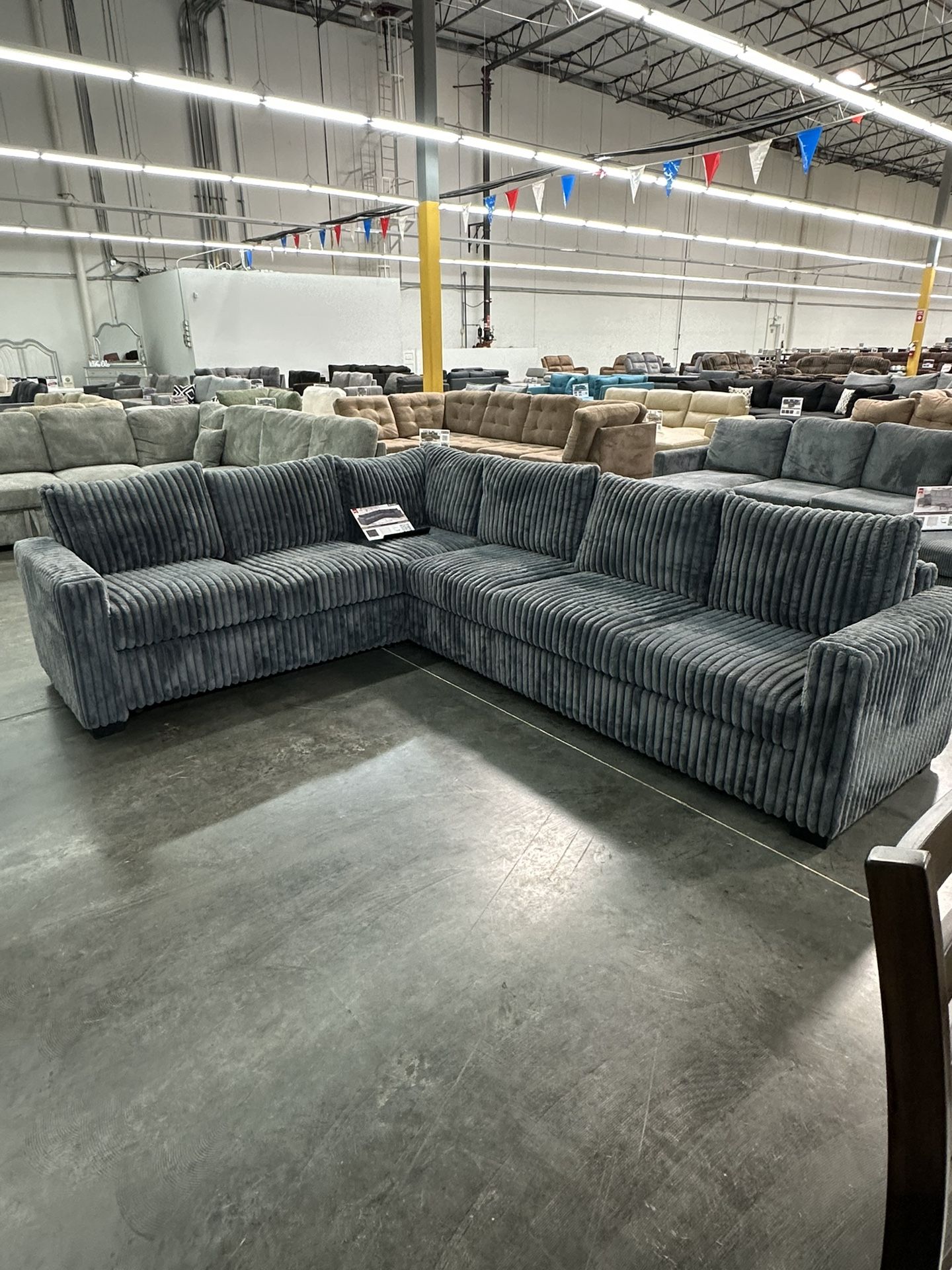 4-Piece Sectional Set One-Arm Loveseat x 2 + Corner Wedge + Armless Chair Color: Dark Gray. Sofa Seccional De 4 Piezas Color Gris