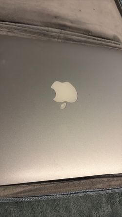 Apple MacBook Laptop