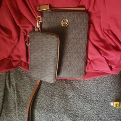 Michael Kors wristlet and coin pouch 