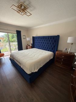 Brand new king bed frame / Delivery available