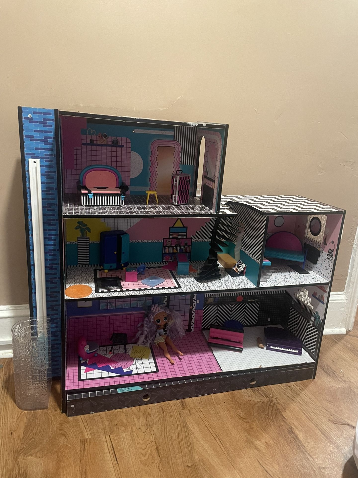 LOL Dollhouse