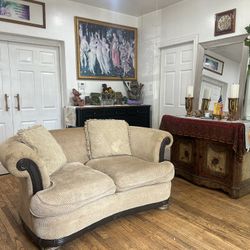 Love Seat/Couch/Sofa