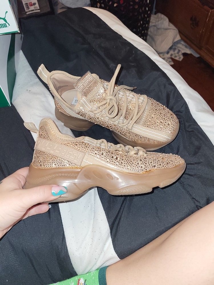 Steve Madden Womens Sneaker