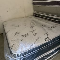 Queen Size Plush Pillow Top 