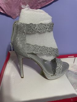 Dream Pairs Silver Heels