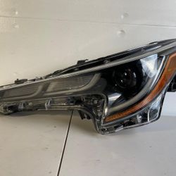Toyota Corolla SE Left Driver Headlight Oem