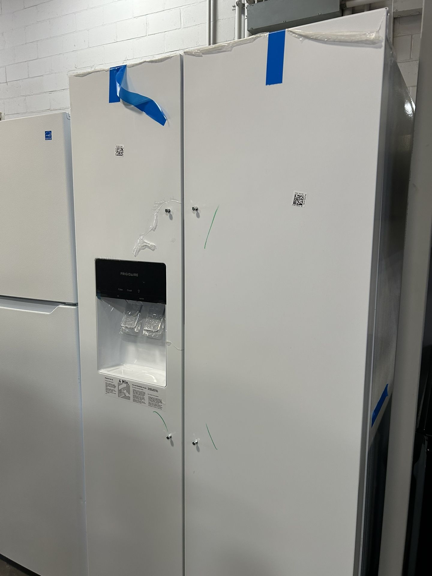 36” Sidexside White Refrigerator- Open Box New