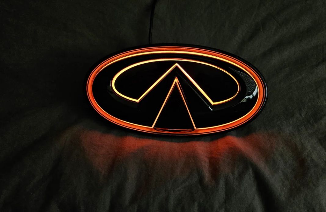 Infiniti Q50 2014-2017 Glow Emblem 